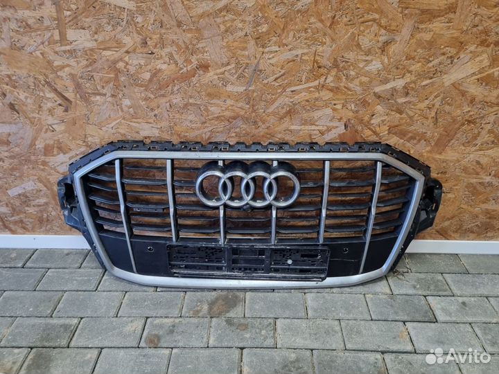 Решетка радиатора Audi Q7 4M рестайлинг