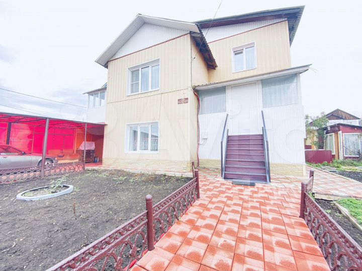 Дом 247,8 м² на участке 11 сот.