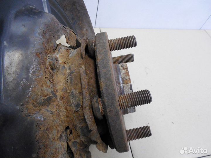 Кулак поворотный передний правый Avensis I 1997-20