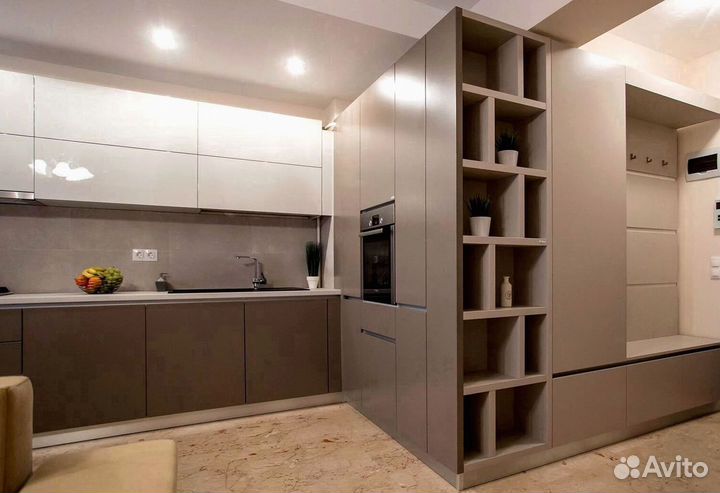 Кухонный гарнитур в современном стиле на заказ