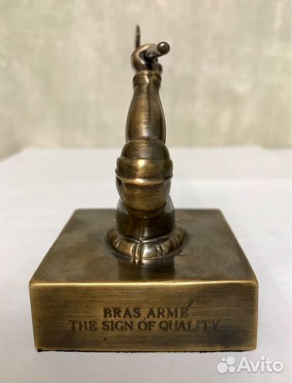 Статуэтка Hennessy латунь