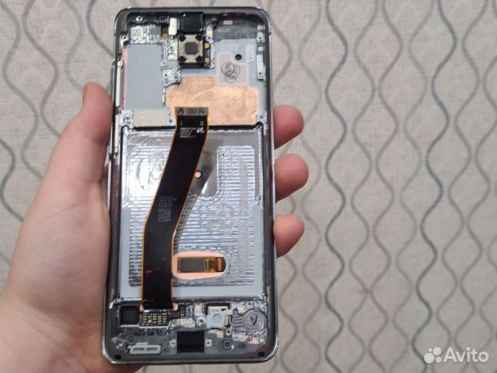 Дисплэй на samsung s20 битый