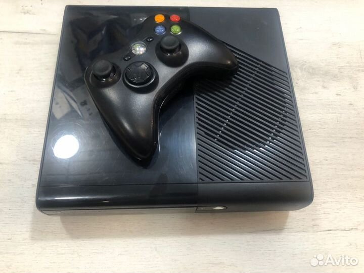 X-Box 360E 320gb + 84 топ игры