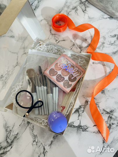 Подарочный набор с косметикой