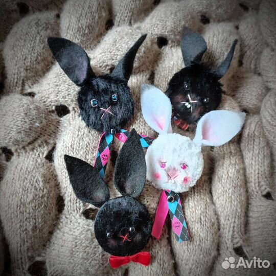 Брошь Кролик