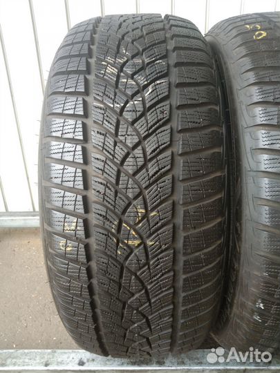 Goodyear UltraGrip Performance Gen-1 225/50 R17