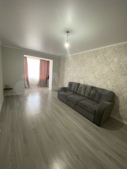 2-к. квартира, 78,3 м², 8/8 эт.