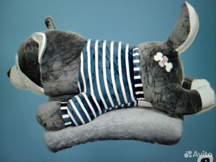 Мягкая игрушка хаски с пледом