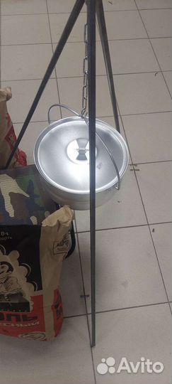 Котелок с треногой