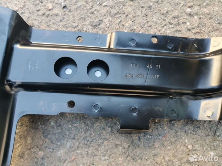 Audi Q7 4M кронштейн крыла и фары левый новый