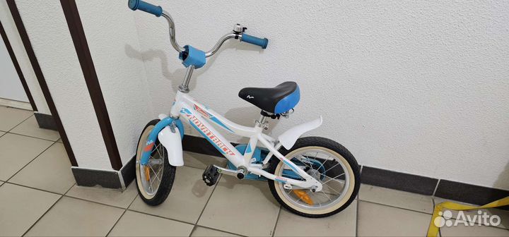 Велосипед детский 4 колесный