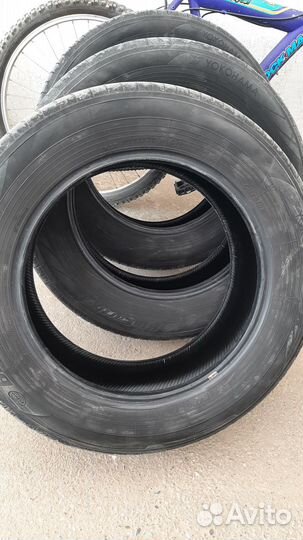 Yokohama 125T 215/65 R17 99V