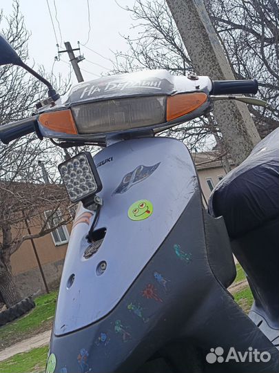 Скутер Suzuki lets²