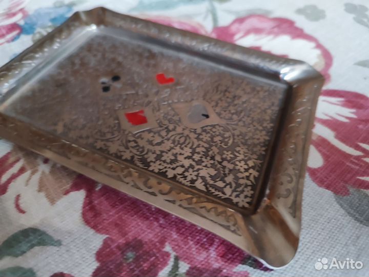 Металлические пепельницы