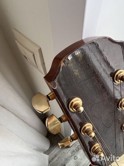 Акустическая гитара