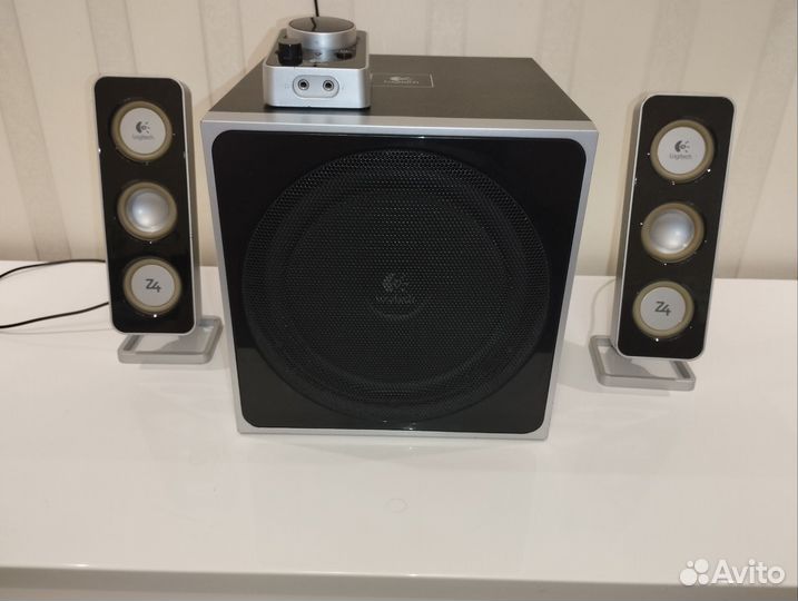 Logitech z4