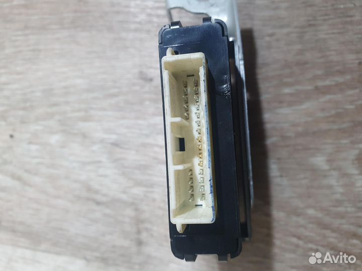 Блок управления светом F2 toyota Fortuner (2015- н.в.)