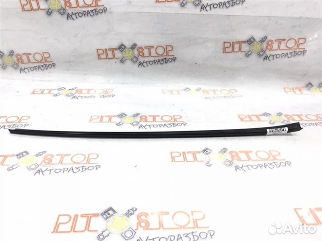 Молдинг лобового стекла правый Porsche Cayenne 9P