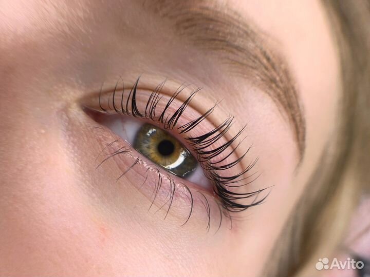 Оформление бровей с окрашиванием