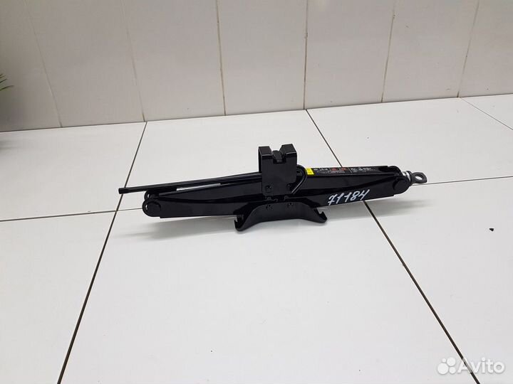 Домкрат (Geely Coolray)