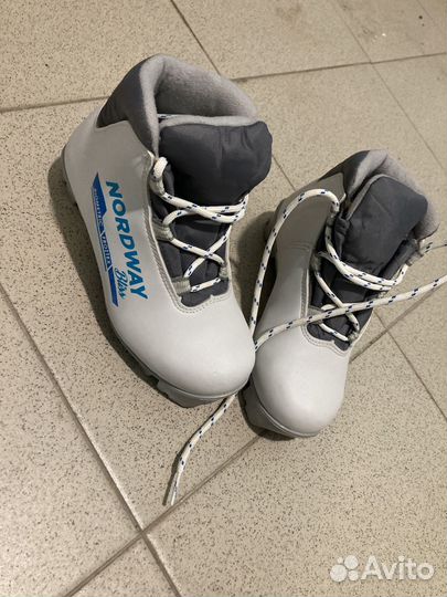 Продам детские лыжные ботинки 31р