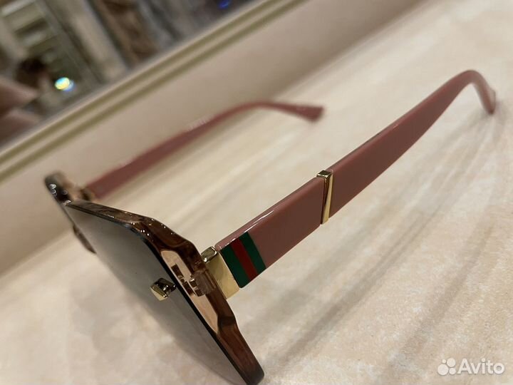 Солнцезащитные очки