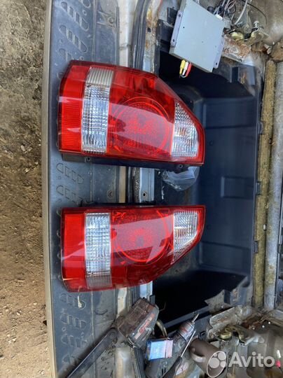 Задние фонари Mitsubishi Pajero 3
