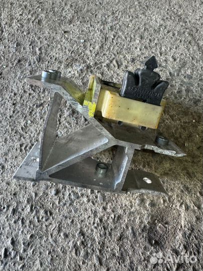 Крепление кассеты радиаторов BMW G30/G11/G12 бмв