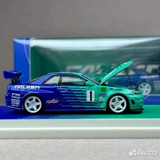 Nissan Skyline GT-R R34 Falken открывается капот