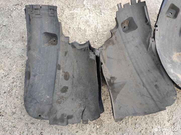 Подкрылок передний на Opel Corsa D