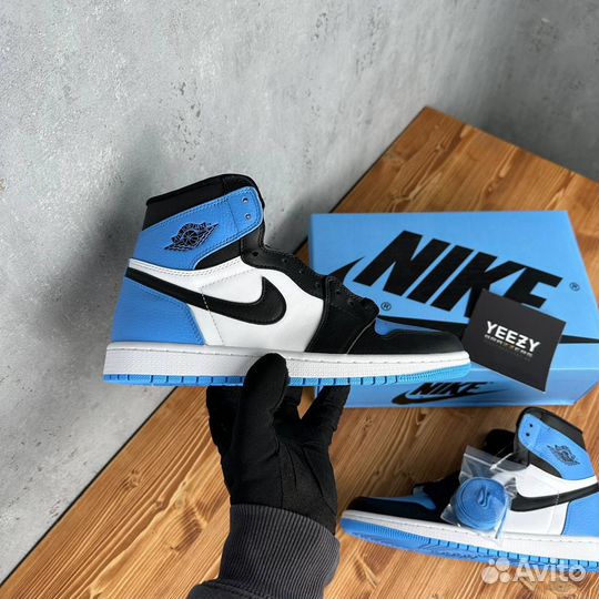 Nike Air Jordan 1 Retro High OG UNC Toe