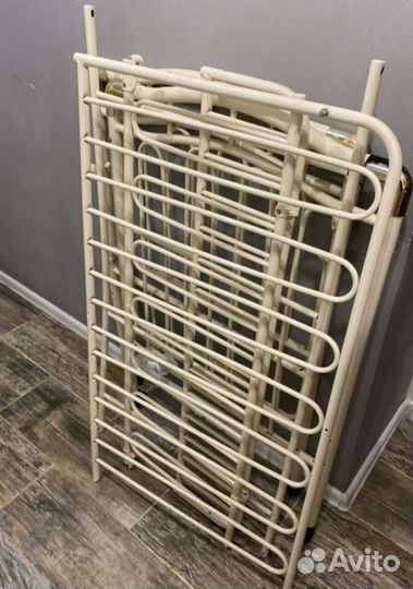 Кроватка детская металлическая geoby,б/у