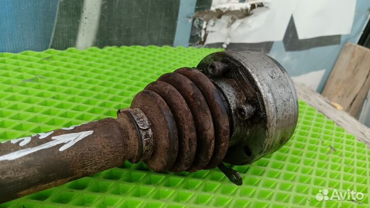 Привод правый Audi 80 B3