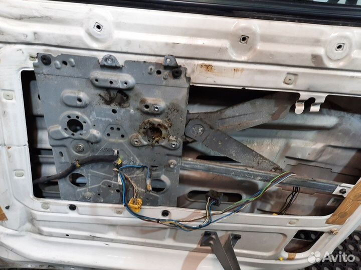 Дверь правая Volvo FH