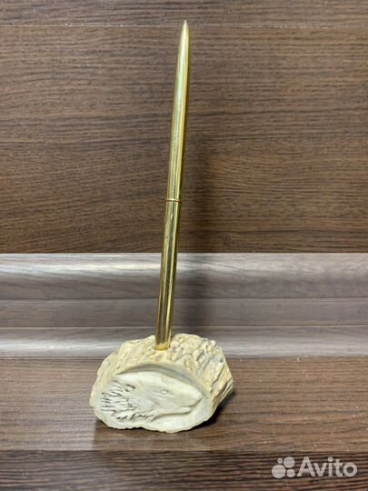 Подставка для ручки. Кость