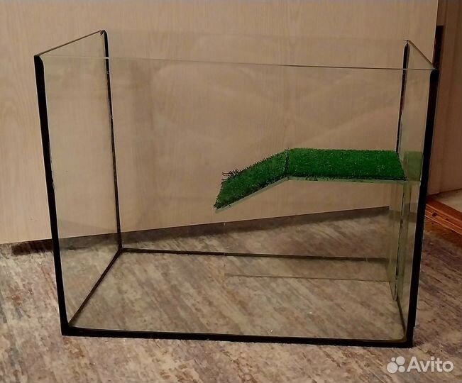 Аквариум с мостиком