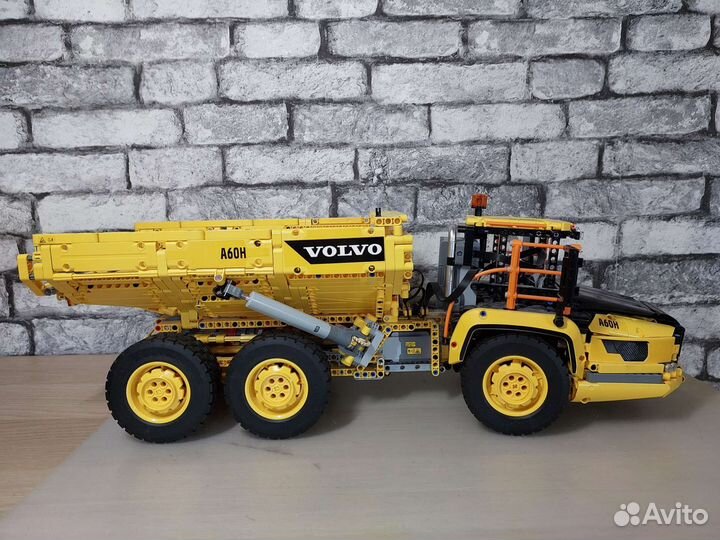 Lego Technic Самосвал Volvo 6х6 42114