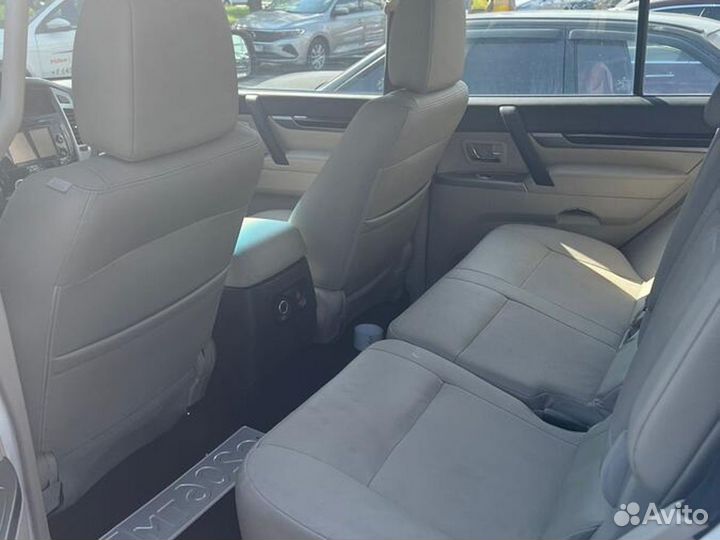 Mitsubishi Pajero 3.8 AT, 2017, 90 727 км