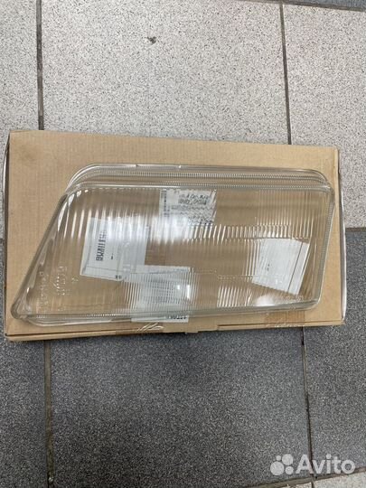 Стекло фары левое audi A4 1994-1998