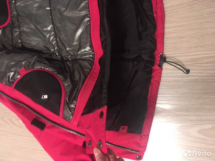 Горнолыжная куртка женская для активного отдыха