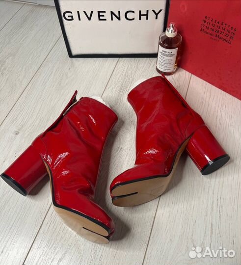 Maison Margiela Tabi Glossy Red Оригинал