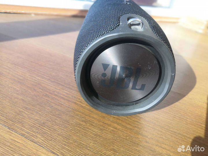 Колонка JBL Xtreme первая версия оригинал, зарядка