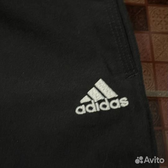 Широкие штаны Adidas essentials