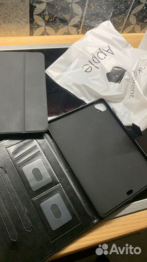 Планшет Apple iPad Air (2022) 64GB Wi-Fi + Стилус