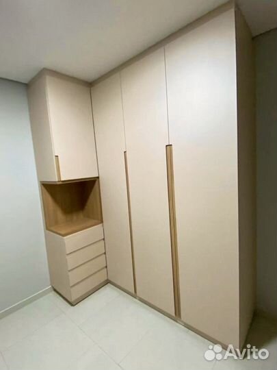 Шкаф распашной на заказ