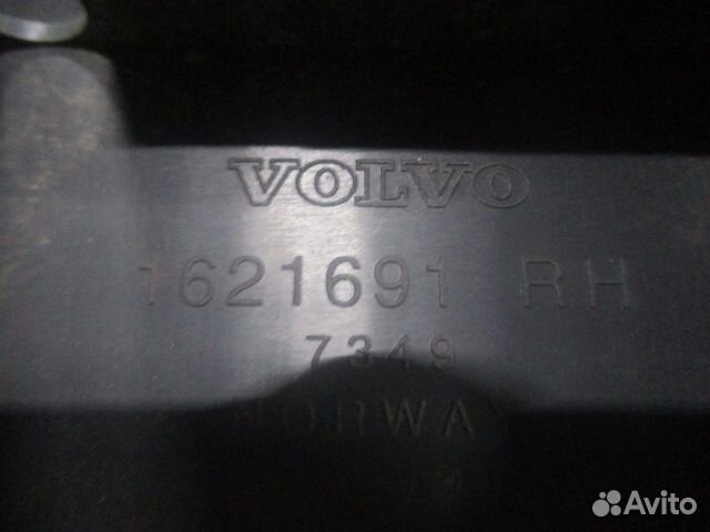 Накладка порога правая Volvo 1621691