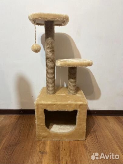 Домик для котика с когтеточками и лежанкой