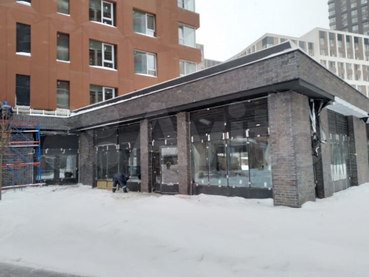 Общепит с летником у Ростеха, 360 м²