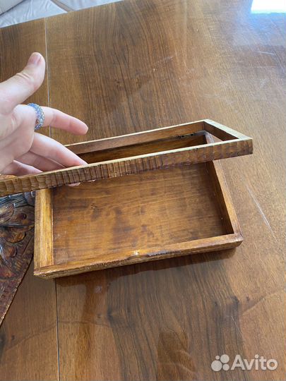 Резная шкатулка деревянная