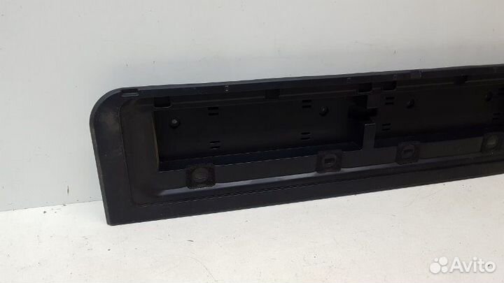 Обшивка крышки багажника Toyota Land Cruiser 200